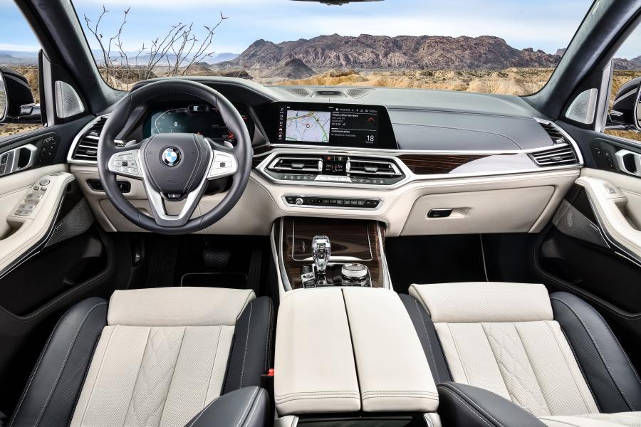 Торпедо BMW X7 xDrive40i Design Pure Excellence (G07) 2019 года  (NA) (фото 42 из 42)